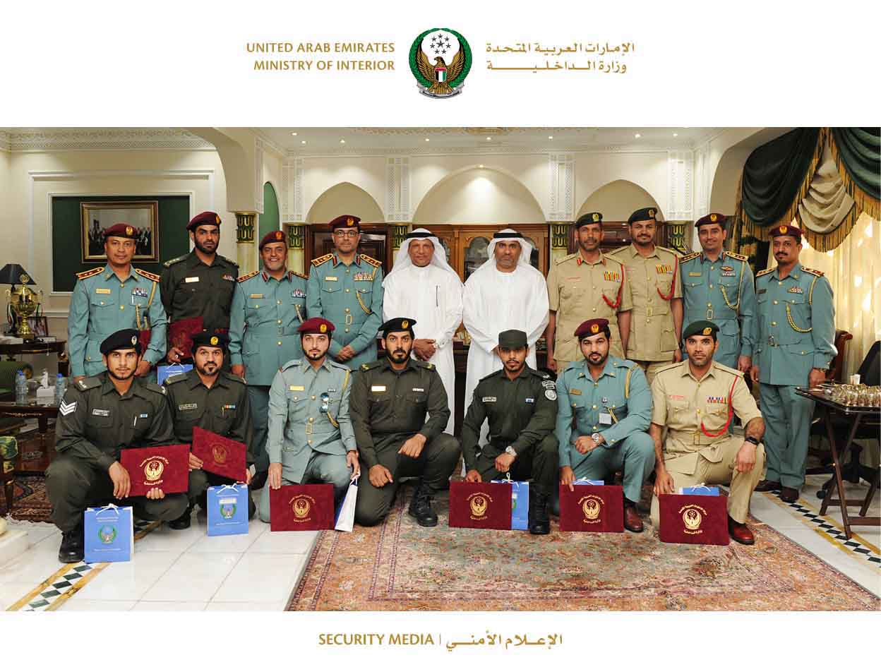 تكريم اعضاء منتخب شرطة الامارات في وزارة الداخلية 21-12-2015